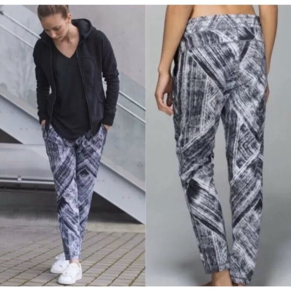 Lululemon Namaskar Pant ll Heat Wave White Black Athletic Joggers Size: 6